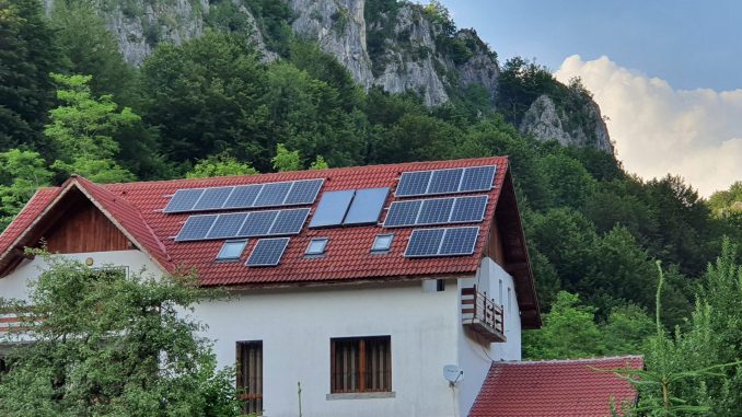 Top 10 panouri fotovoltaice cu cea mai bună eficiență